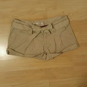 Hollister Light Brown Beige Ivory Polka Dot Shorts